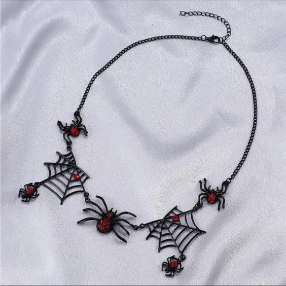 Gothic Black Spider Web Pendant Necklace Women Clavicle Chain Halloween Gifts - Picture 4 of 9